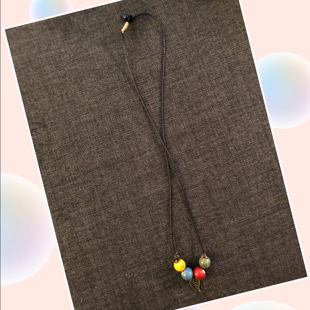 Color stone necklace